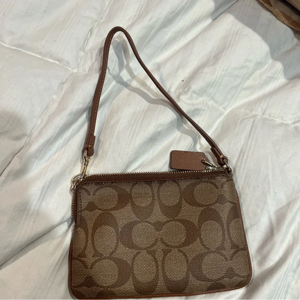 Corner Zip Wristlet Signature  Khaki Brown - Picture 2 of 2